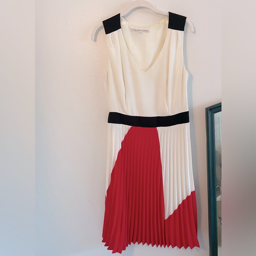 Trina Turk pleated dress. Size 6. EUC